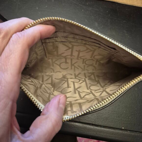NWOT Calvin Klein Wristlet Spellout Logo Pink Tan Pastel Gold Hardware CUTE - Picture 3 of 3